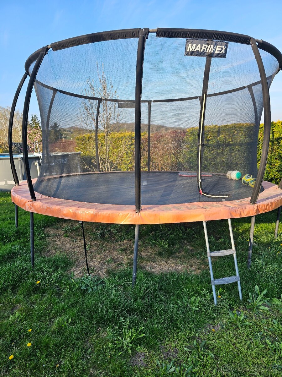 Trampolína