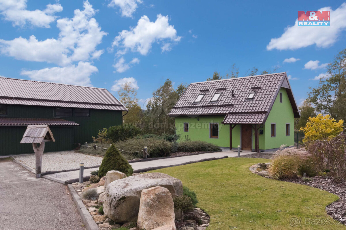 Prodej výrobního objektu, 4717 m², Nová Bystřice