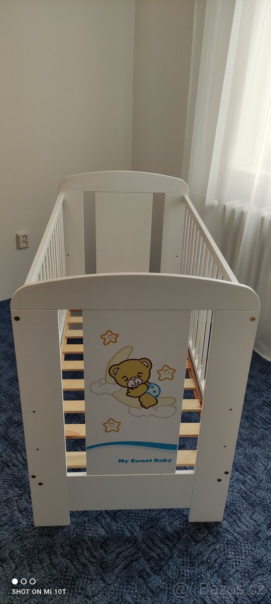 Postýlka s medvídkem