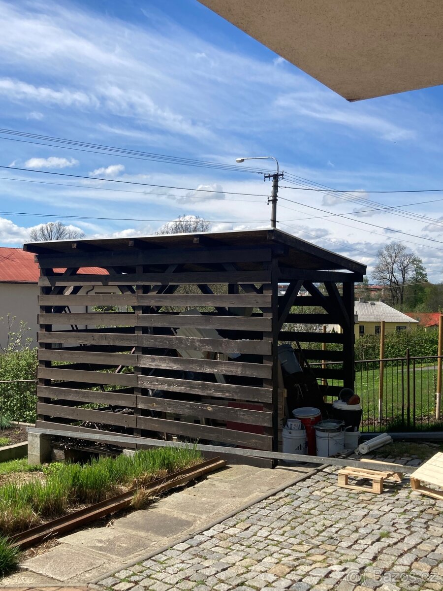 Dřevník