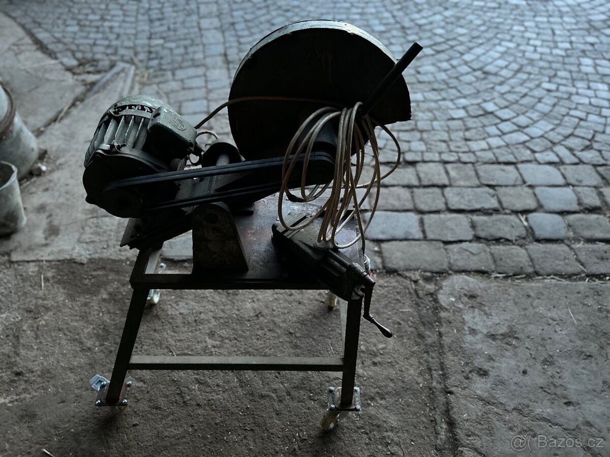 Kotoučová pila na kov
