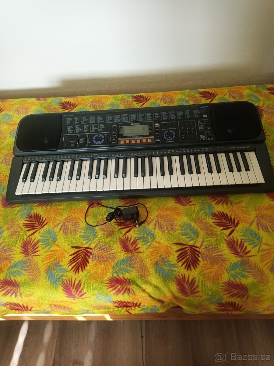 KLávesy s dynamickou klávesnicí  Casio CTK-611