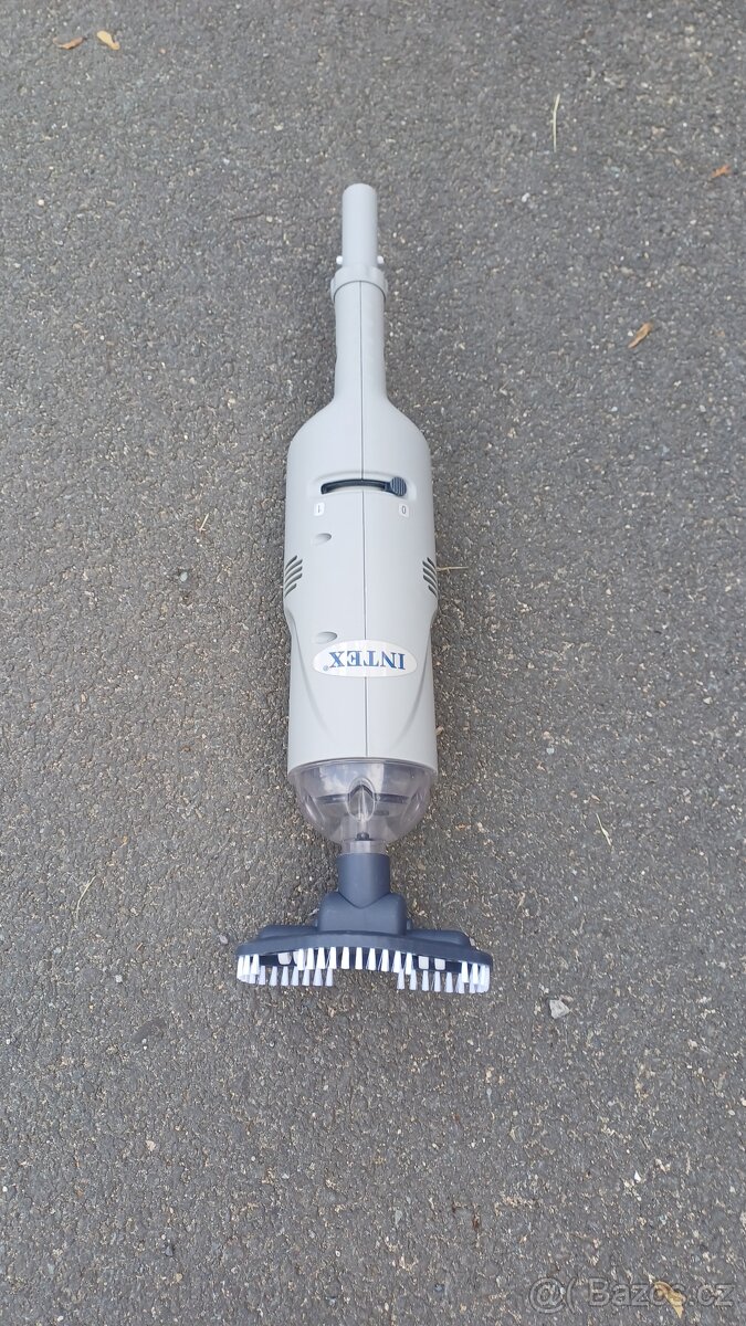 Ruční vysavač Intex 28620.
