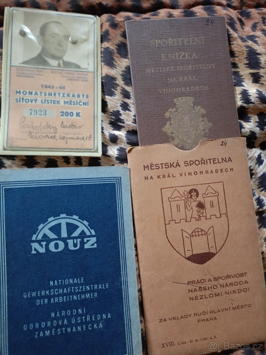 Staré členské průkazy ,tramvajenka,vkladní knížka