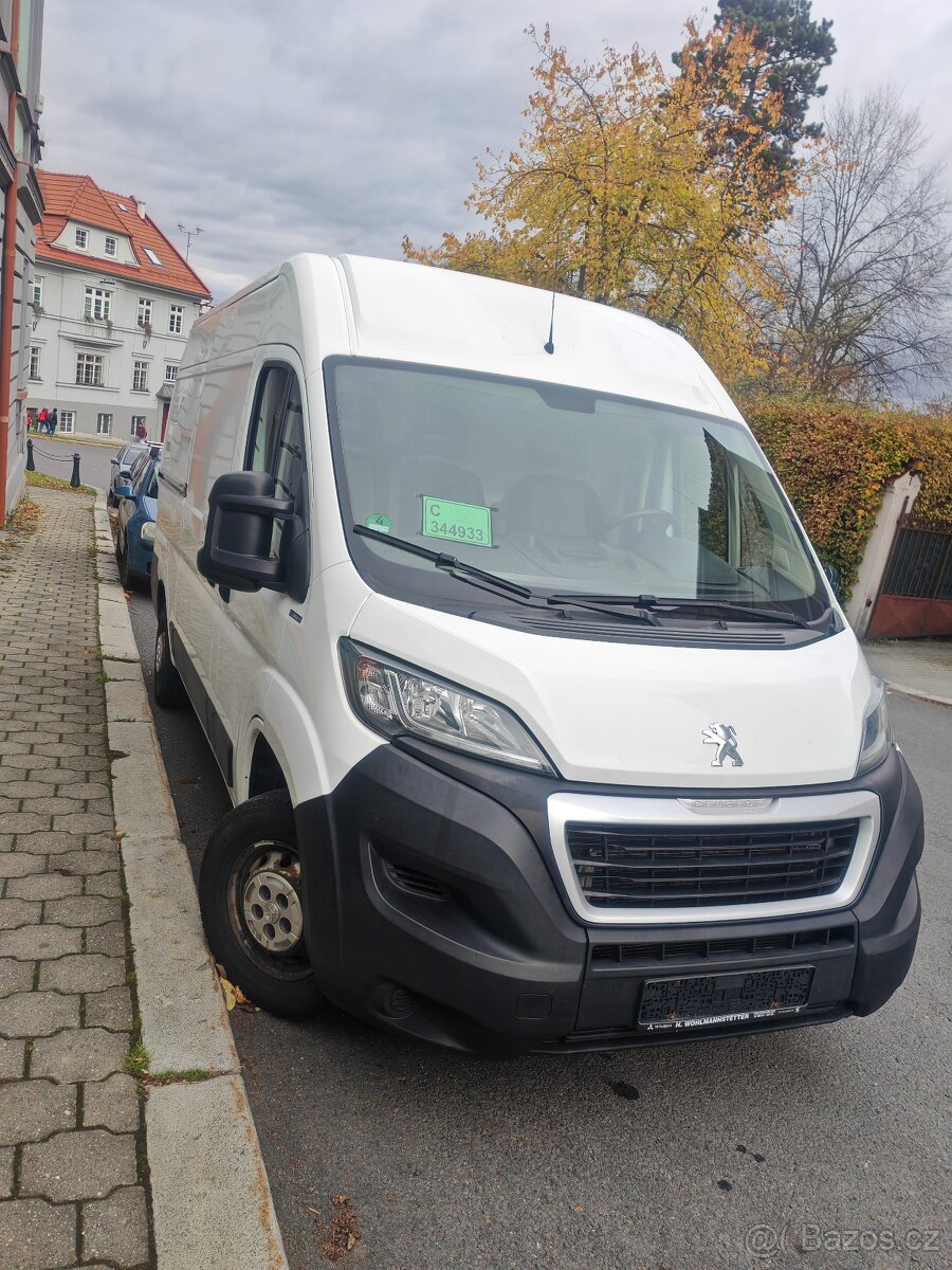 Peugeot Boxer 2.0 HDI 96Kw 2019 Luxusní stav TZ 2,5t 3 mista