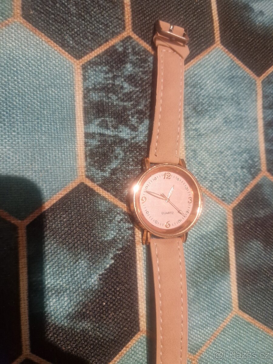 Nové dámské i dívčí hodinky Quartz růžové koženka třpytivé