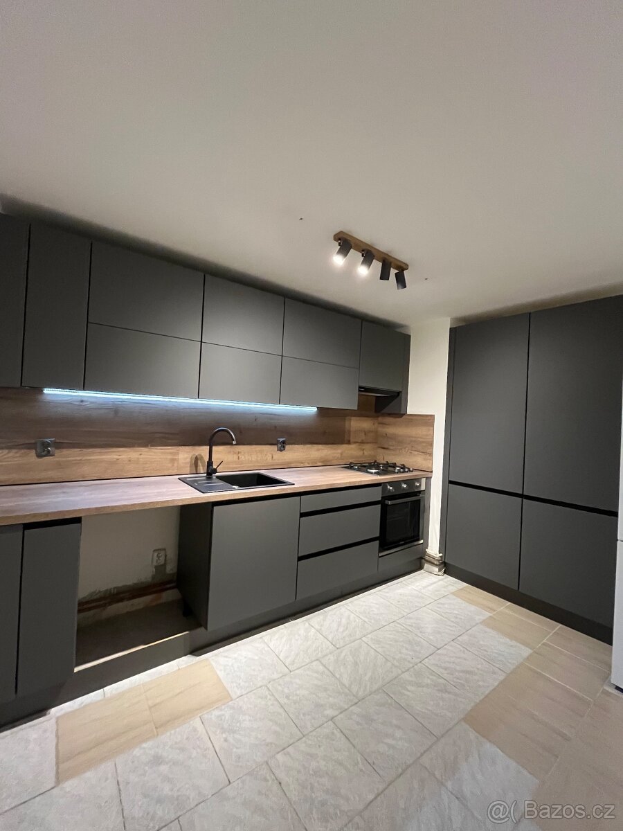 Pronájem bytu 2+1 70m2, os.vl. ul.Řeznická, Frýdek-Místek