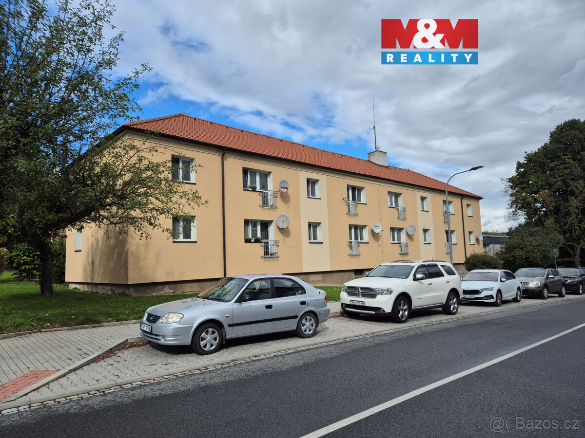 Pronájem bytu 2+1, 59 m², Beroun, ul. Bezručova, balkon