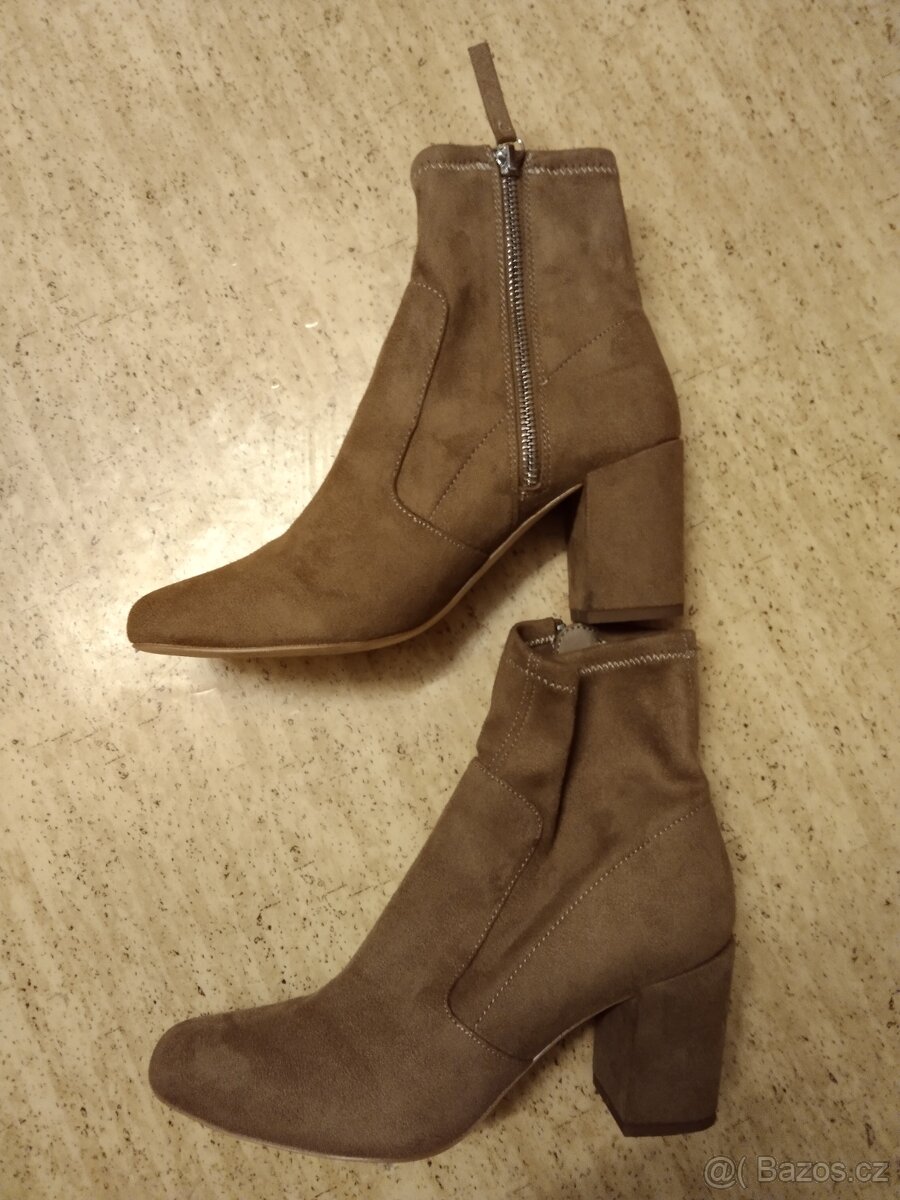 Zara Basic dámské kozačky velikost 37.