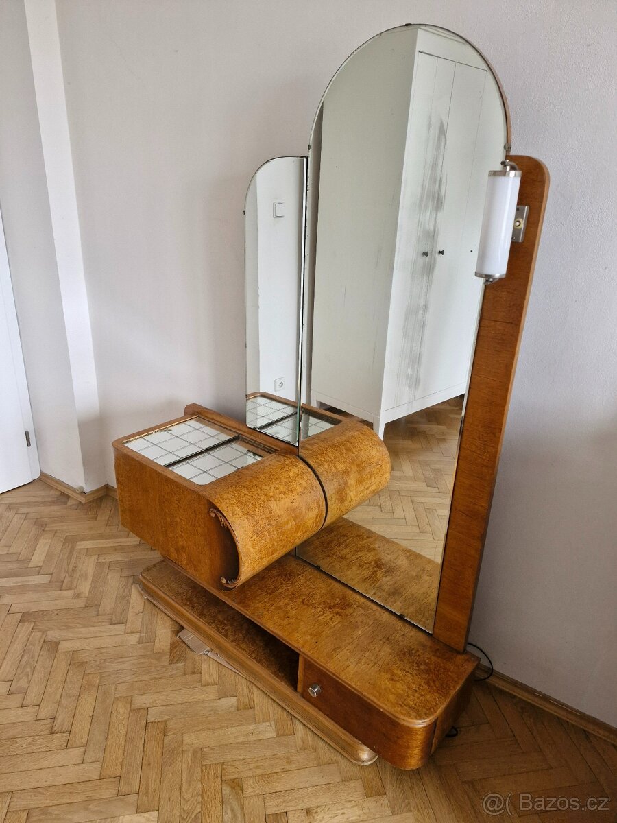 Prvorepubliková toaletka- super stav