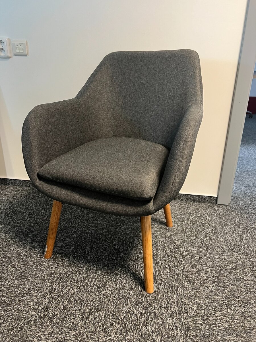 Křeslo čalouněné šedé