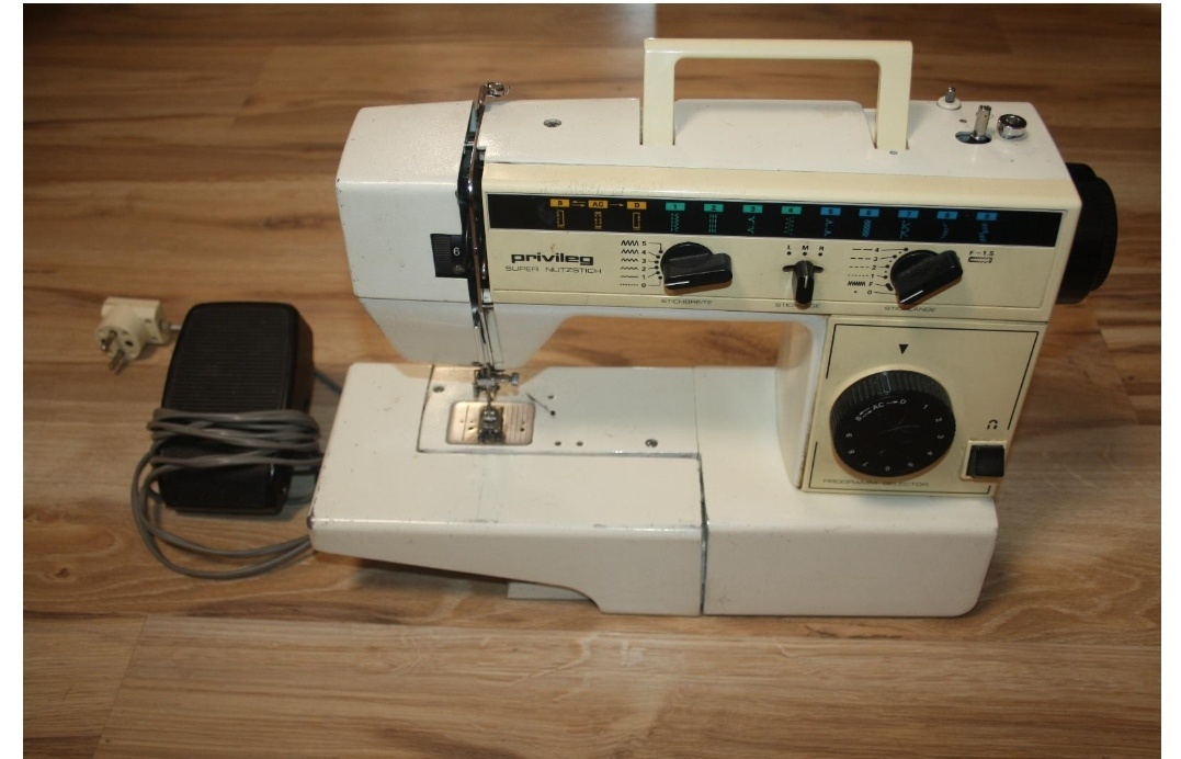 Šicí stroj priiling