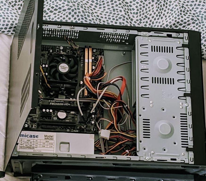 Kancelářský PC - A8 7600, R7 APU