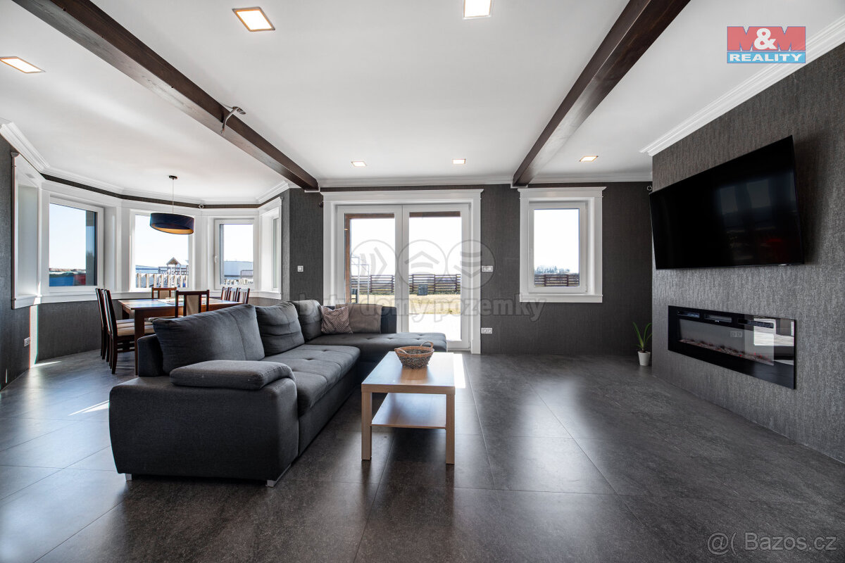 Prodej rodinného domu, 2023 m², Bohuňov