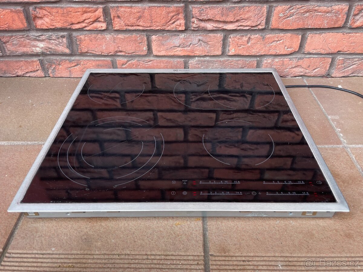 Sklokeramická varná deska Electrolux
