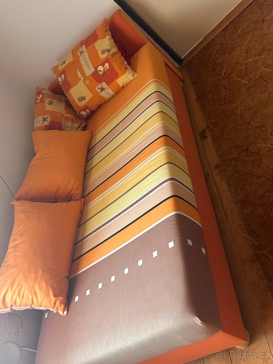 Čalouněná postel jednolůžko