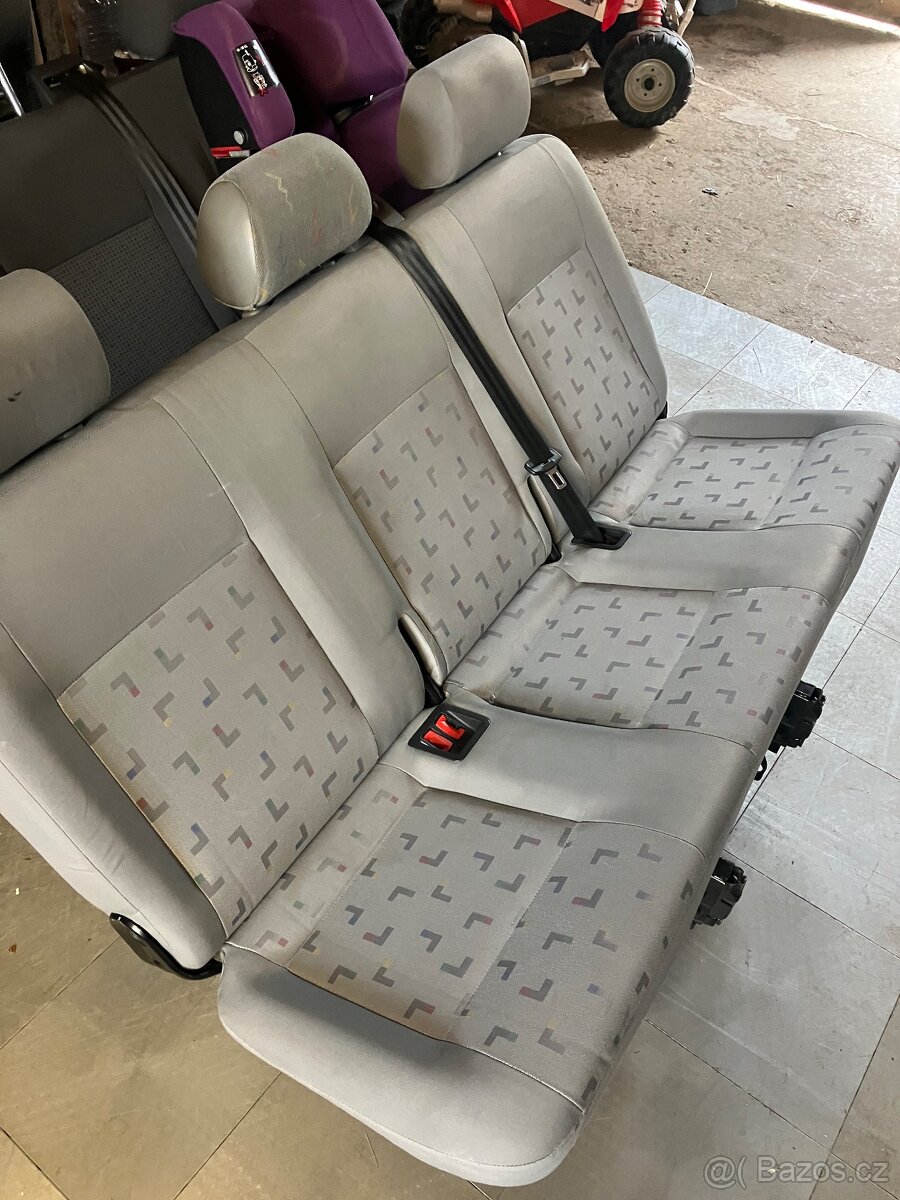 Trojsedačka (lavice) VW T5 zachovalá caravelle