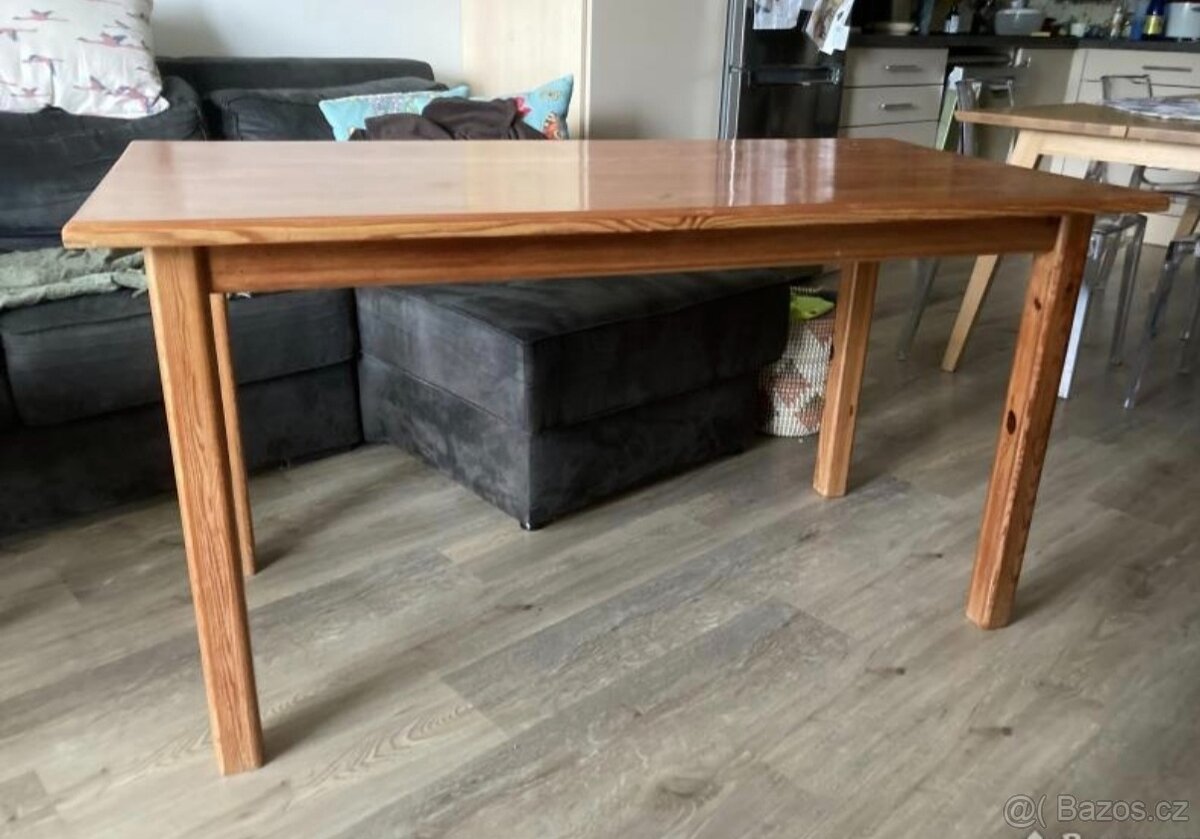 DOVOZ MOŽNÝ Jídelní stůl z masivu 140x70