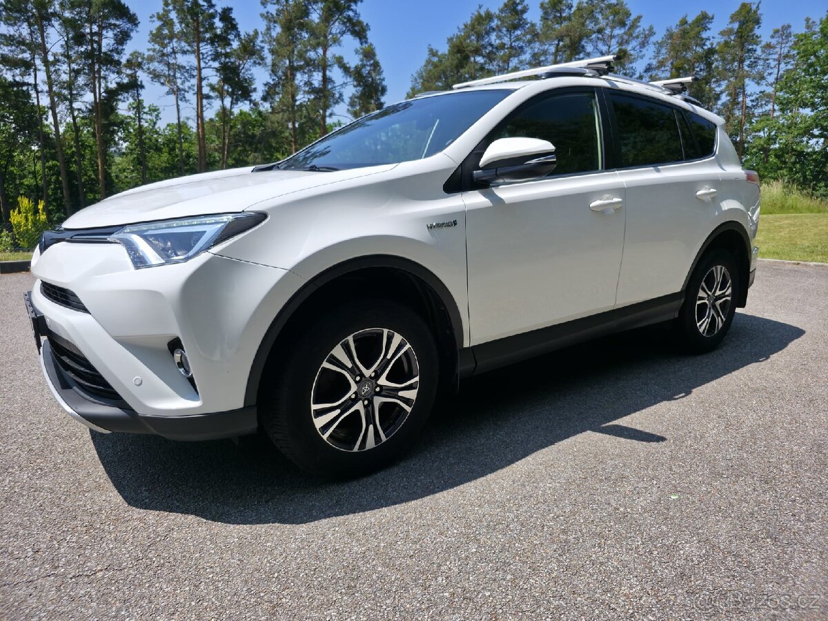 Toyota Rav4 Hybrid-Benzín 2.5