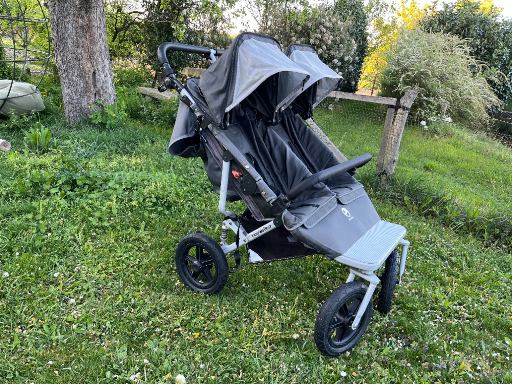 Kočárek pro dvojčata Easywalker Duo