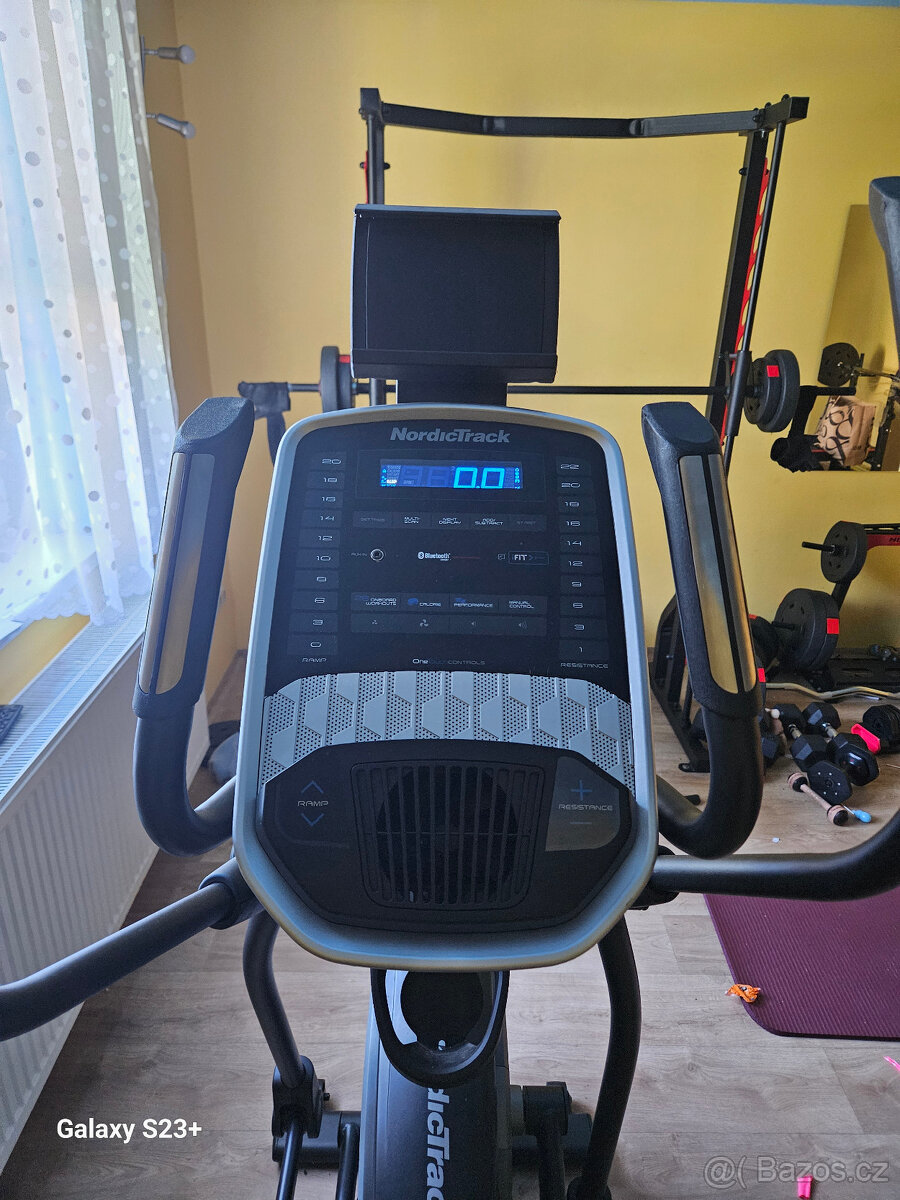 Eliptický trenažer NordicTrack C7.5