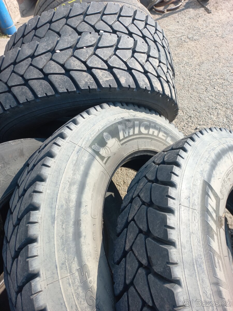 pneu 11,00-20 Michelin stavební
