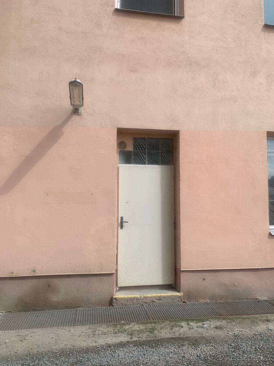 Pronájem skladu Brno, Lidická, přízemí ,11 m2