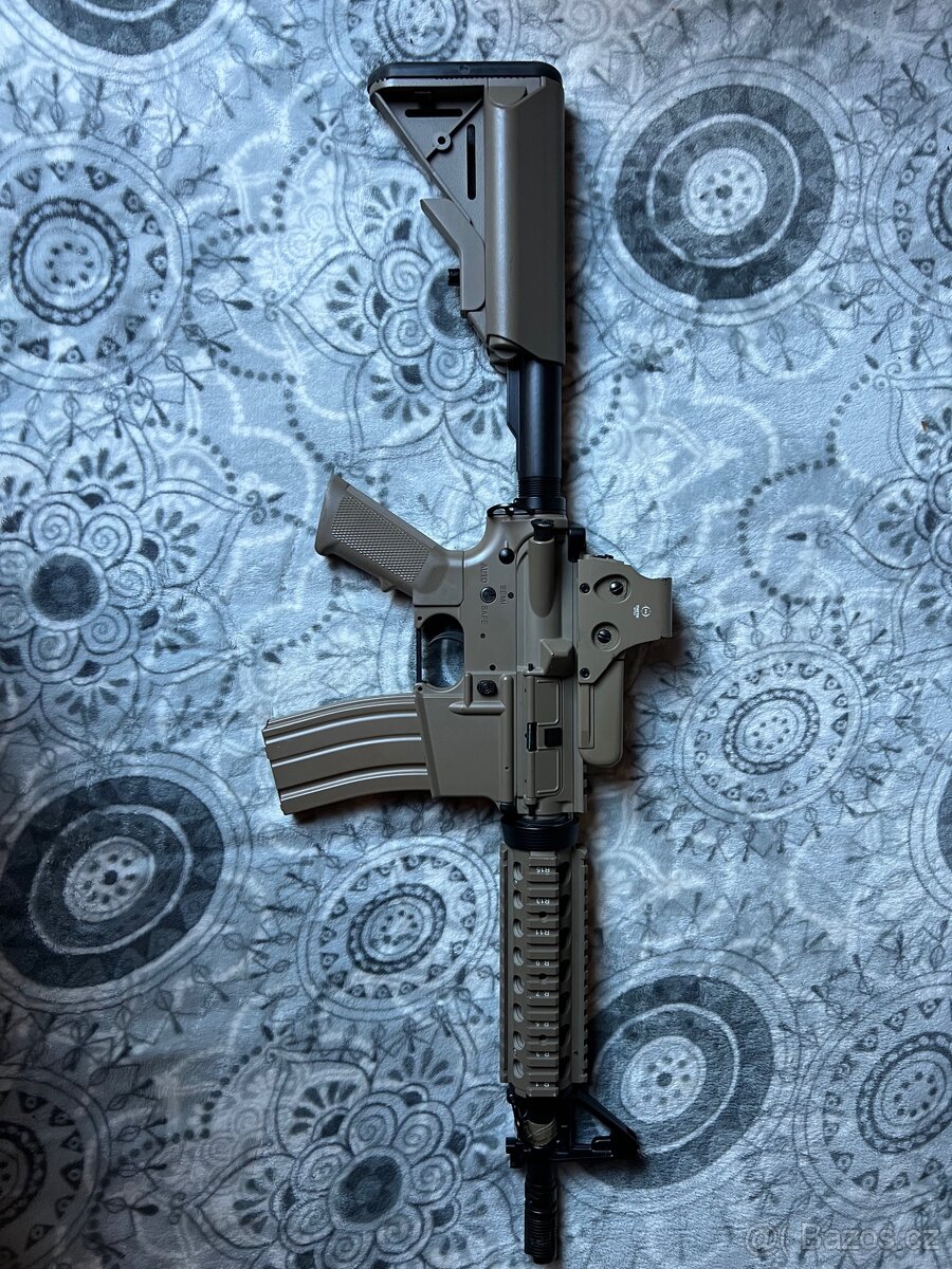 Airsoftová replika M4