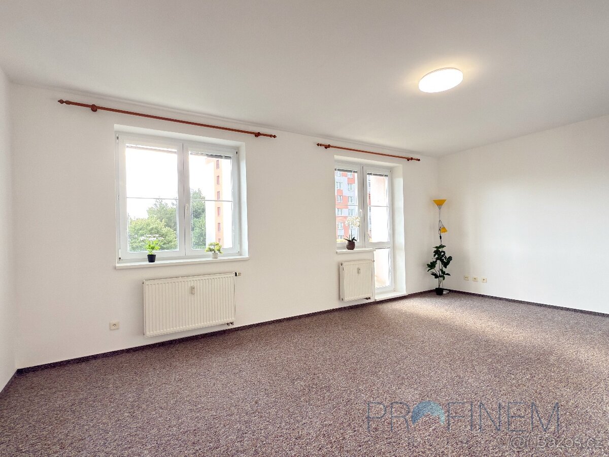 Pronájem bytu 1+kk 40 m² s balkónem