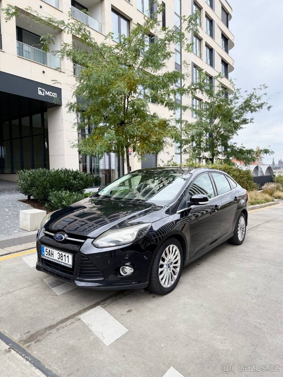 Ford Focus 3 Sedan 1.6 benzin
