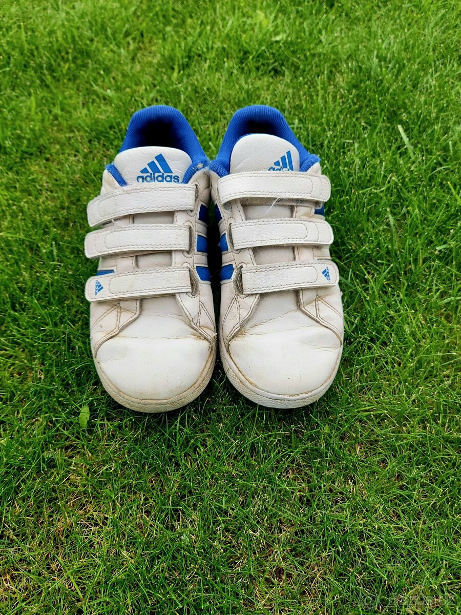 Tenisky Adidas 32