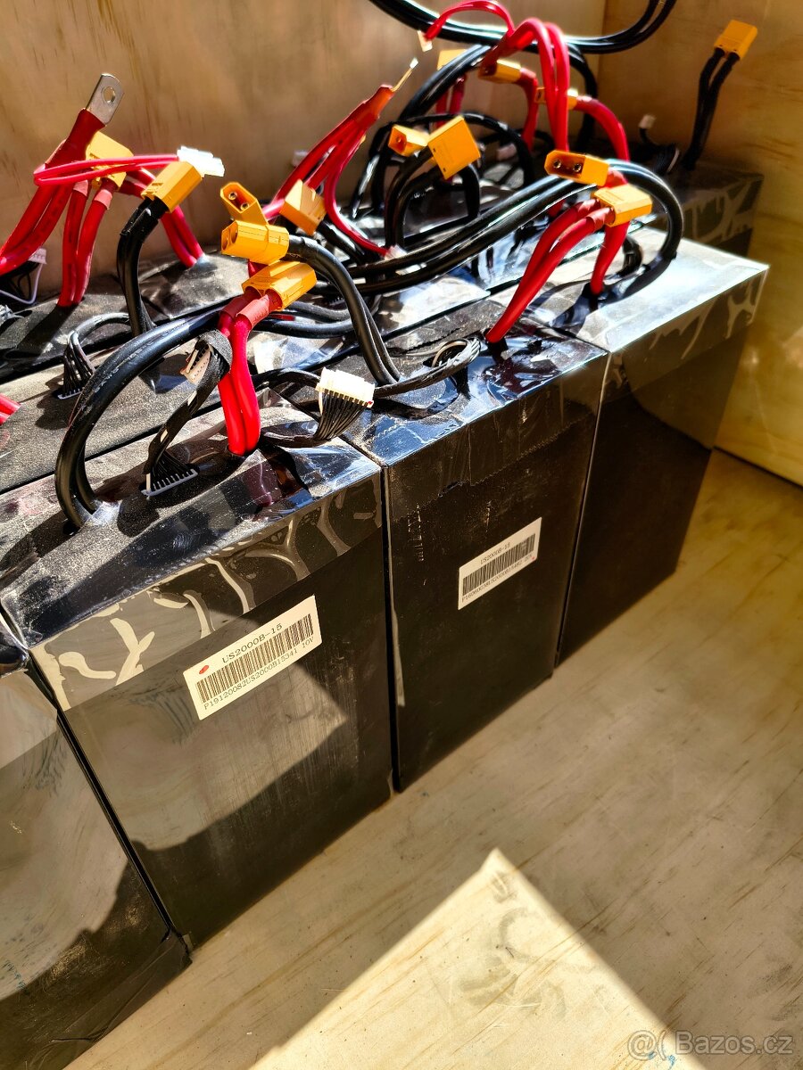 Pylontech lifepo4 články v bloku