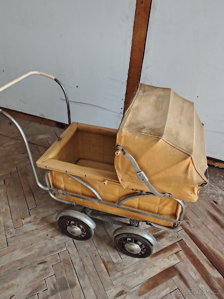 Starý kočárek 1959