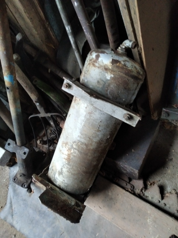 Prodám kompletní vzduchařinu na ZETOR25