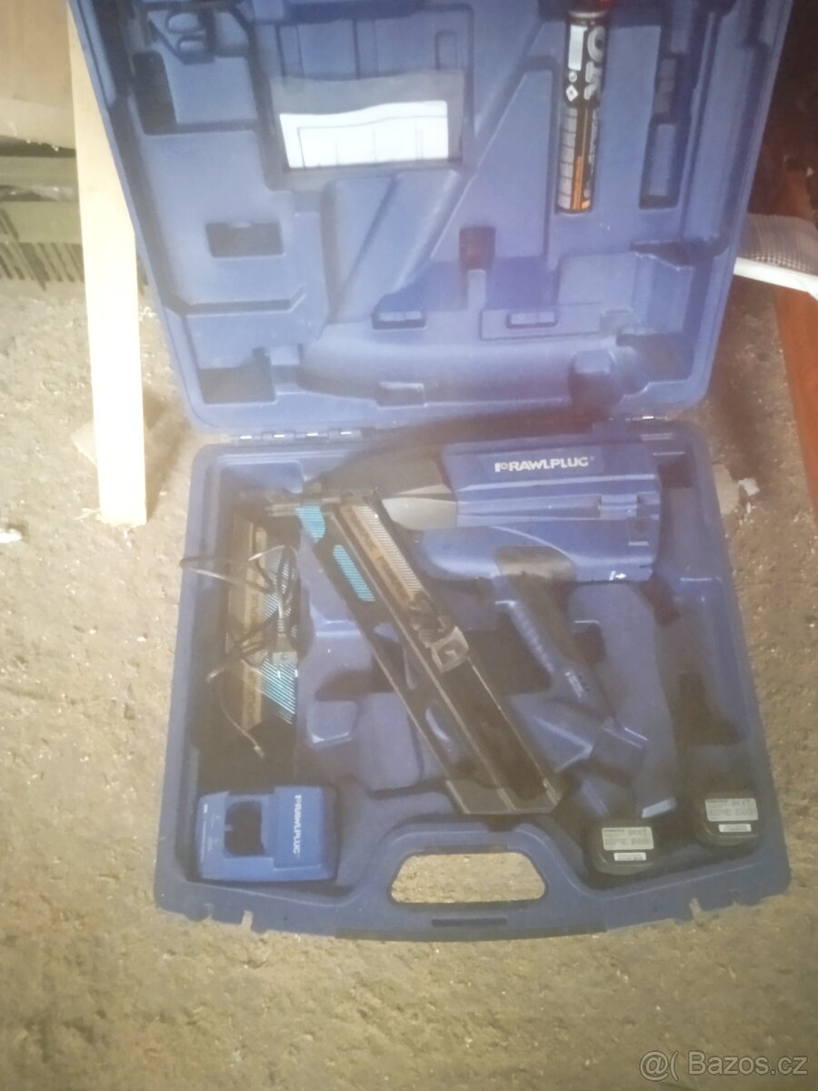 Plynová hřebikovačka