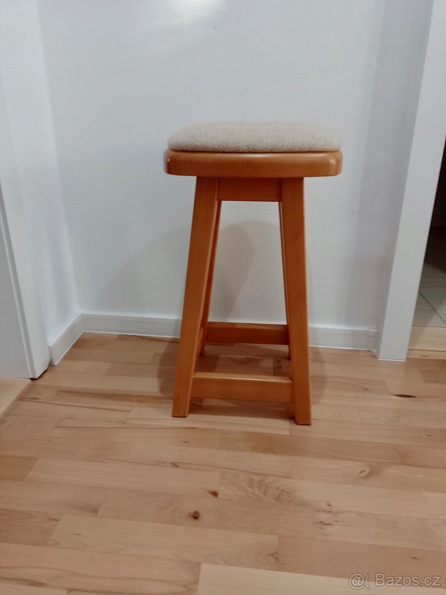 Vyšší stolička 2 kusy