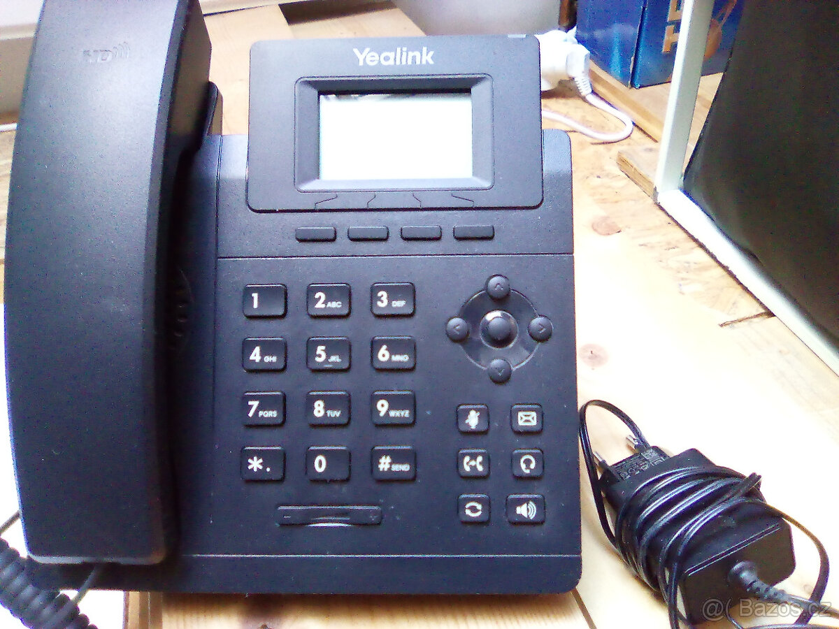 Pevny IP telefon Yealink