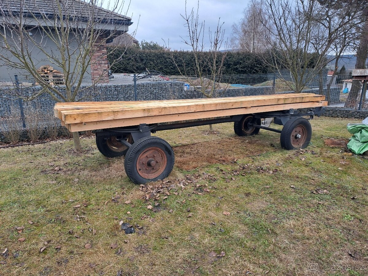 Maringotka, pojízdný včelín, vůz