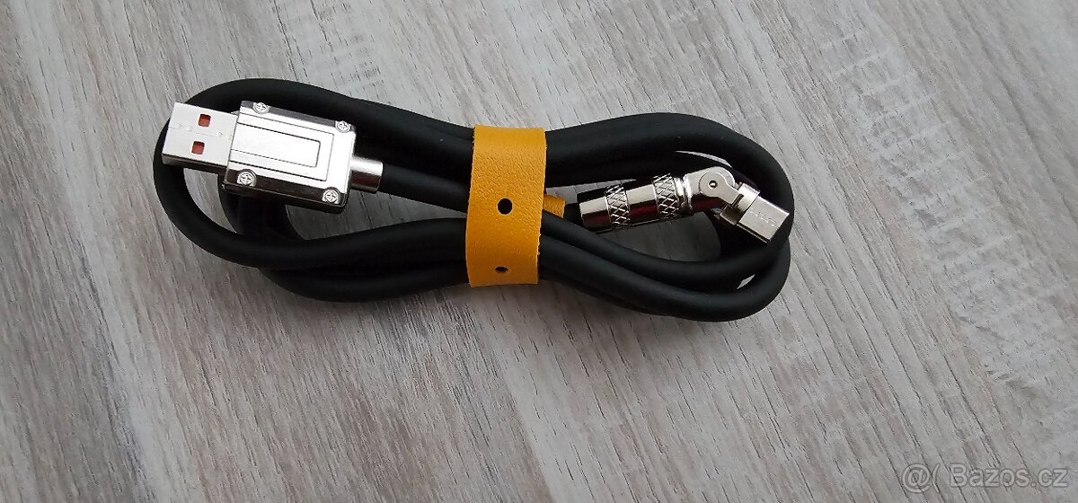 Nabíjecí a datový kabel 1.2m