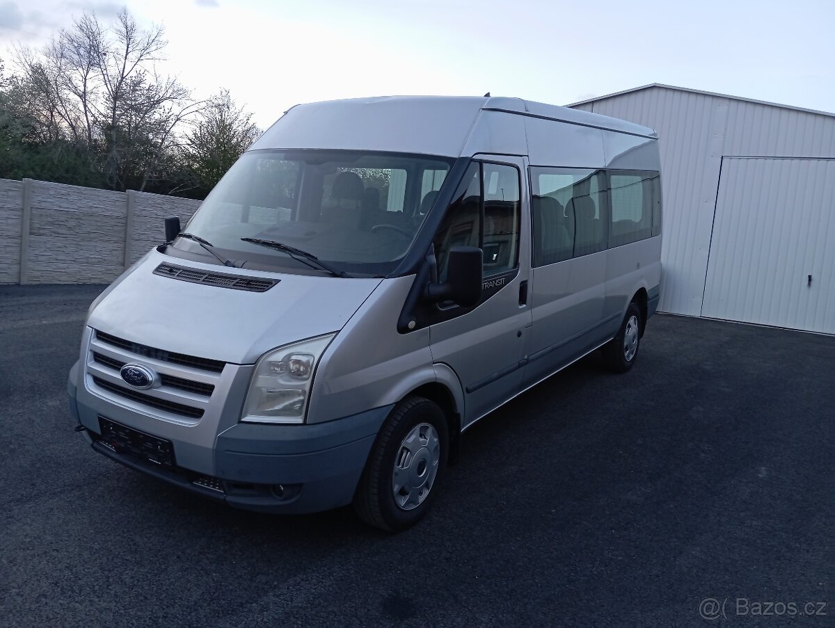 Ford Transit 2,2 TDCi L2H2 9 míst