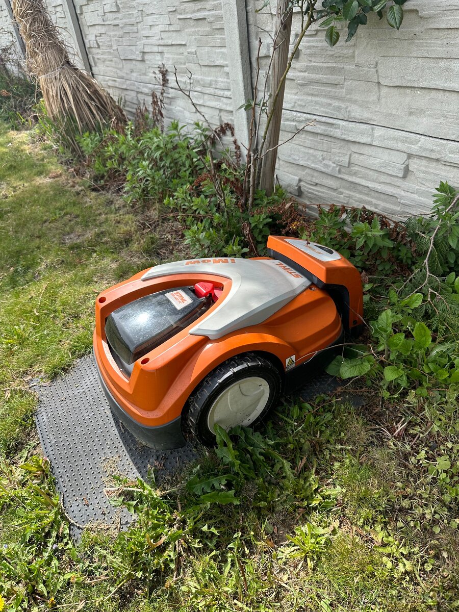 Robotická sekačka STIHL 422pc