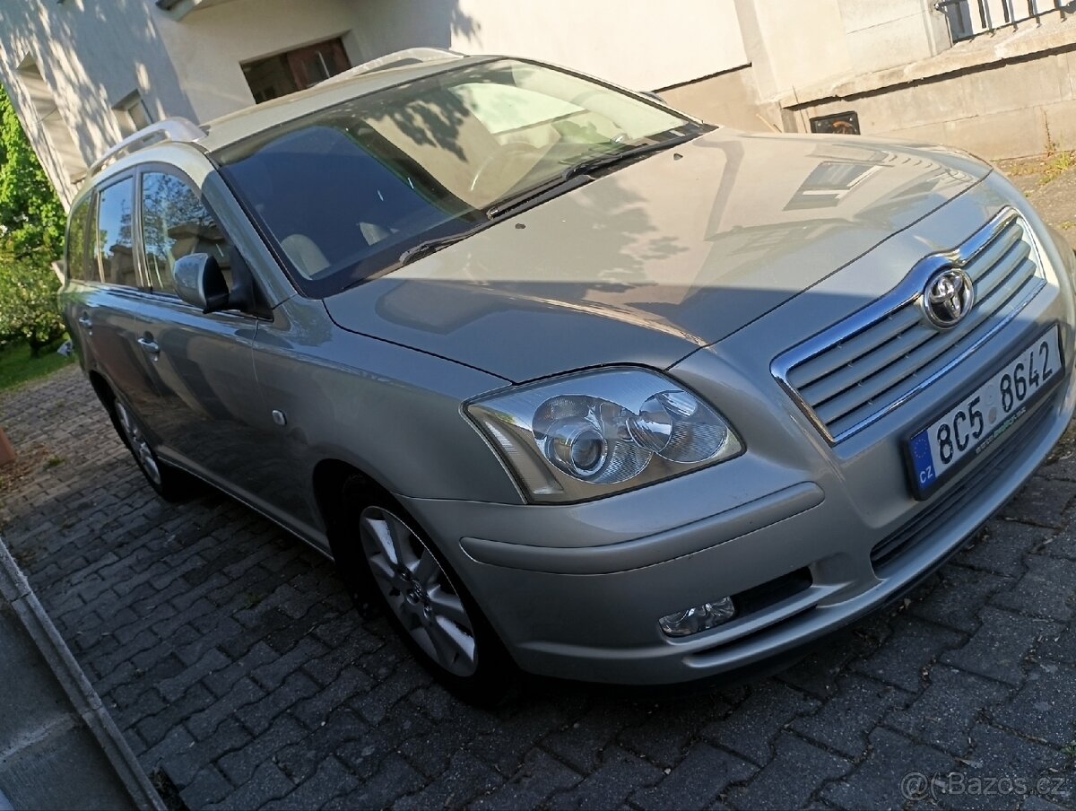 Toyota Avensis 1.8 VVT-i, r.v. 2005, Webasto, klima, senzory