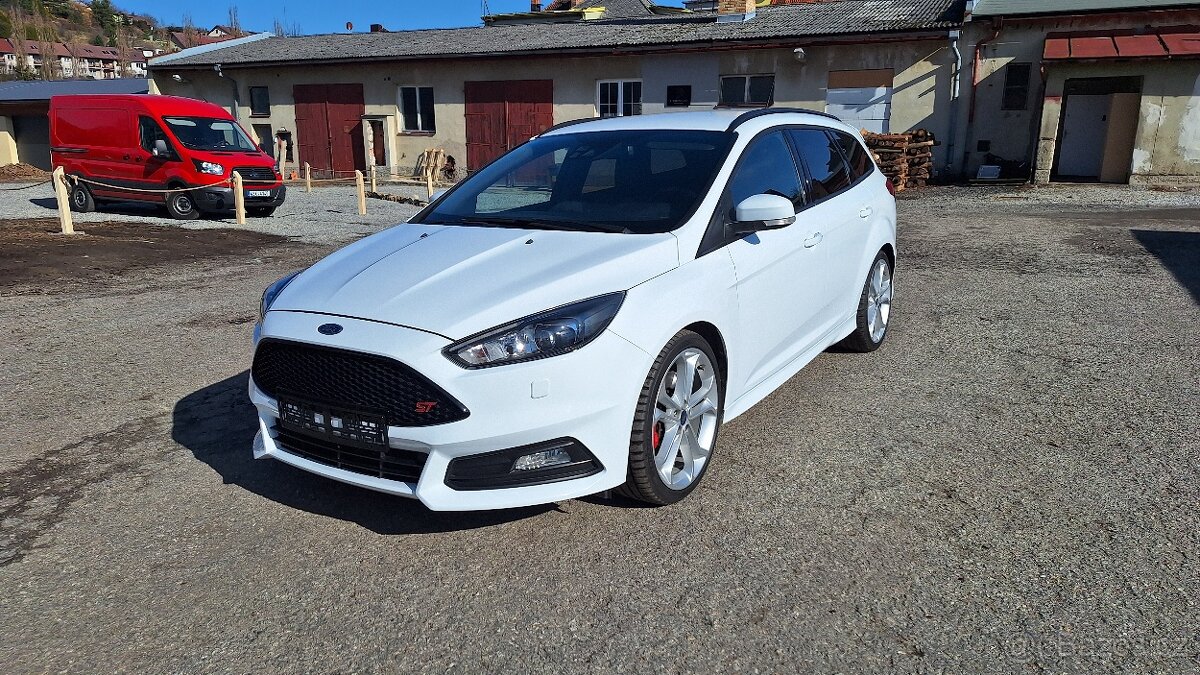 Ford Focus ST250 kombi 184kw 2015 1.majitel