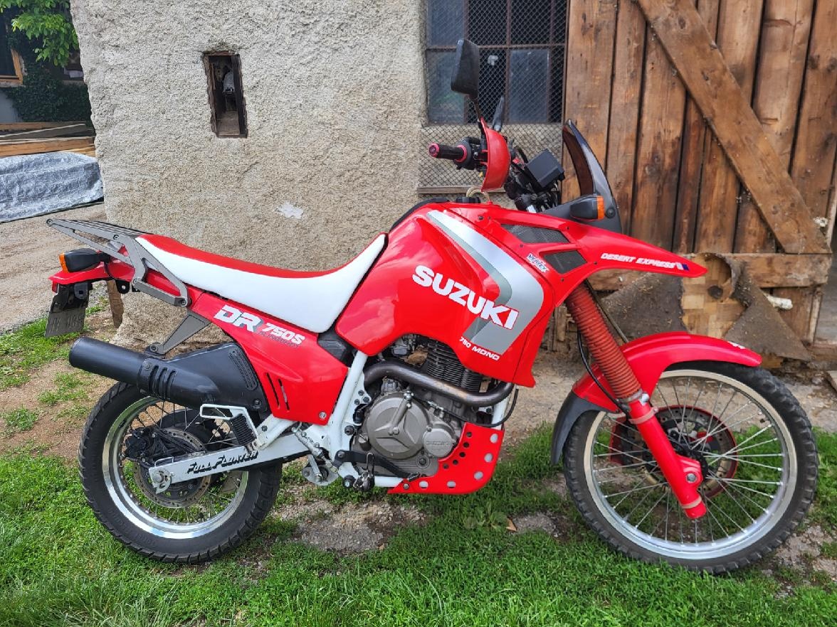 Suzuki DR750S Big, r.v 1989, CZ SPZ