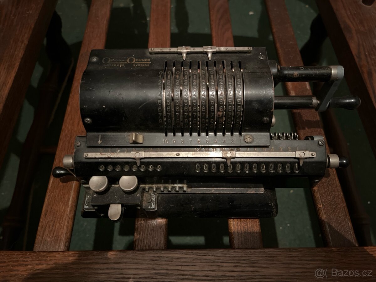 Starožitná kalkulačka Original Odhner M602 No5 1922-27