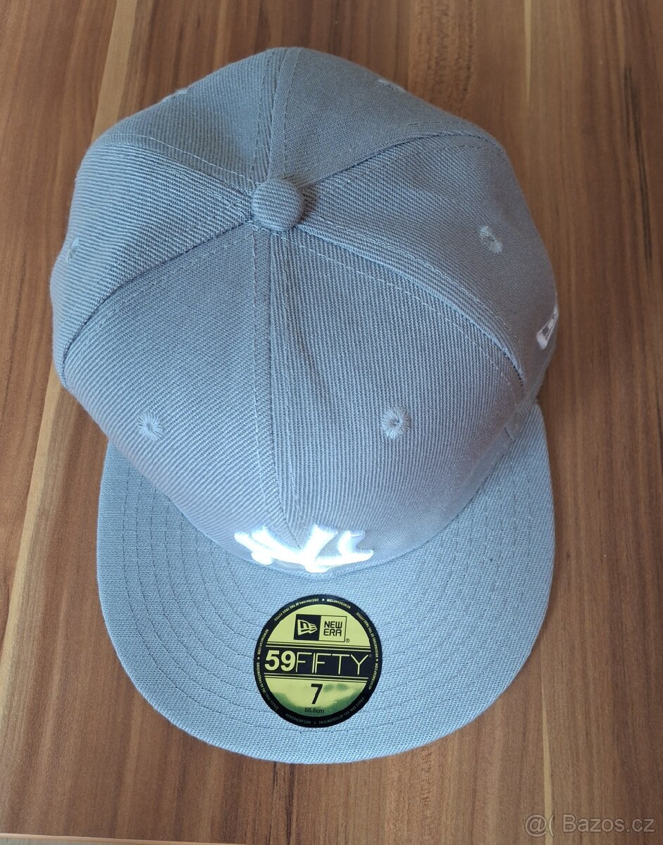 Kšiltovka New Era šedá