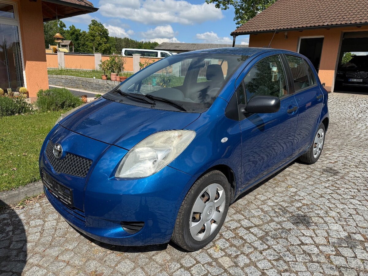 Toyota Yaris II. 1,3i VVT-i 64kW klima/5dveří/
