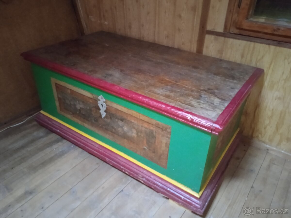 Truhla starožitná z r. 1804