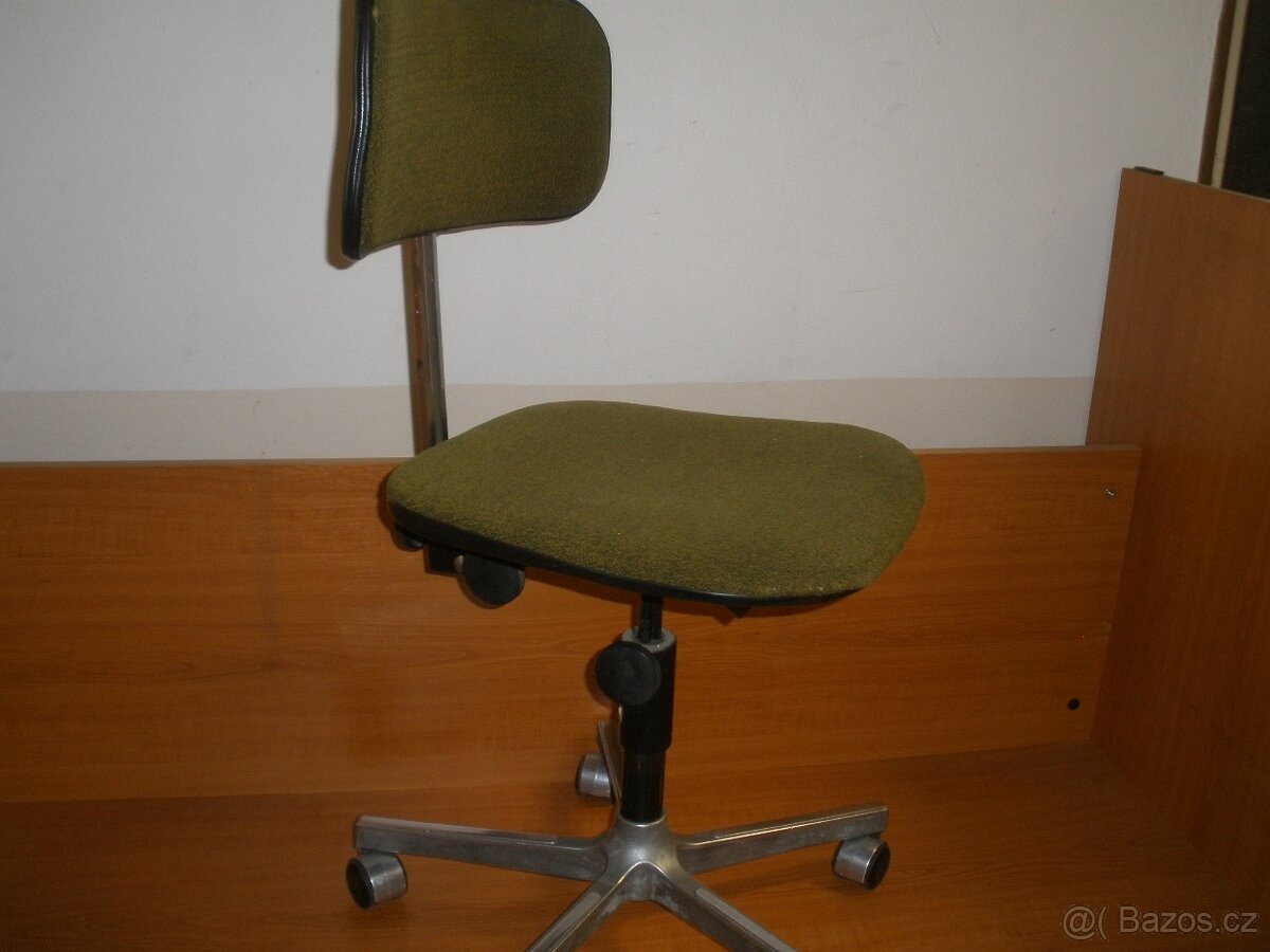 Retro otočná kancelářská židle