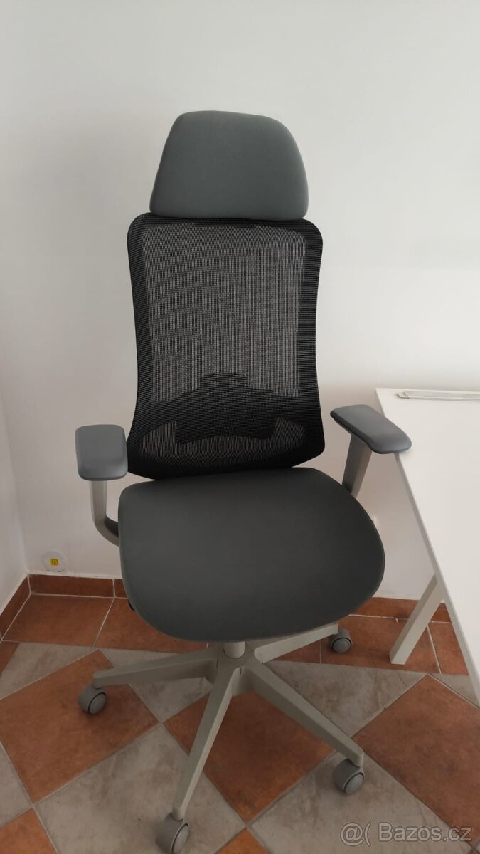 Psací stůl plus židle